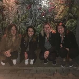 Meet your Posher, Elizabeth